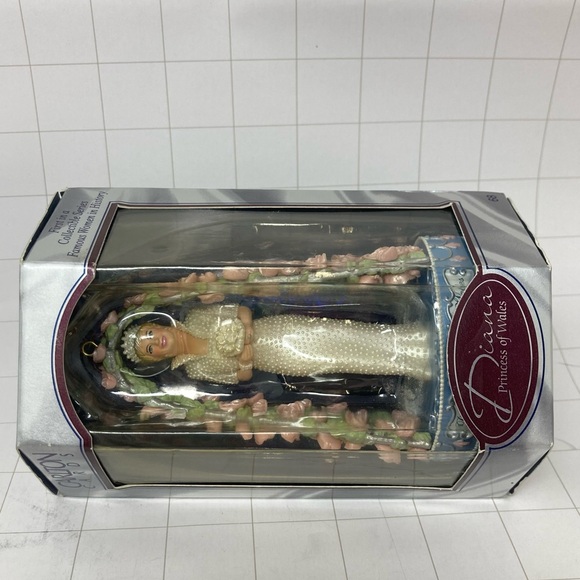 Carlton Cards Diana Princess of Wales Famous Women in History collectible NIP - Picture 2 of 8